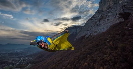 Powietrzny flash, czyli jak zrobić dobre zdjęcie skoczkowi w Wingsuit'cie