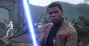 John Boyega łapie pokemony na planie "Gwiezdnych wojen"