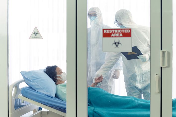 Leczenie koronawirusa odbywa się w szpitalu.