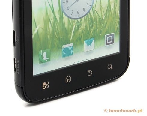 Motorola Atrix - przyciski pod wyświetlaczem