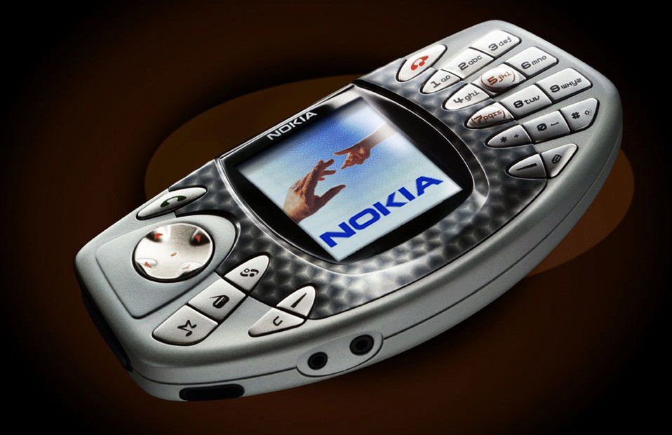 Podróż w czasie: Nokia N-Gage - konsolofon, który chciał mieć każdy, a i tak okazał się porażką 2