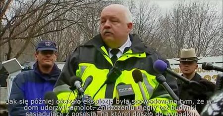 Sześć osób zginęło po tym, jak w dom uderzył mały samolot