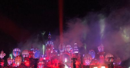Pożar zniszczył główną scenę Tomorrowland. Organizatorzy: "Festiwal się odbędzie"