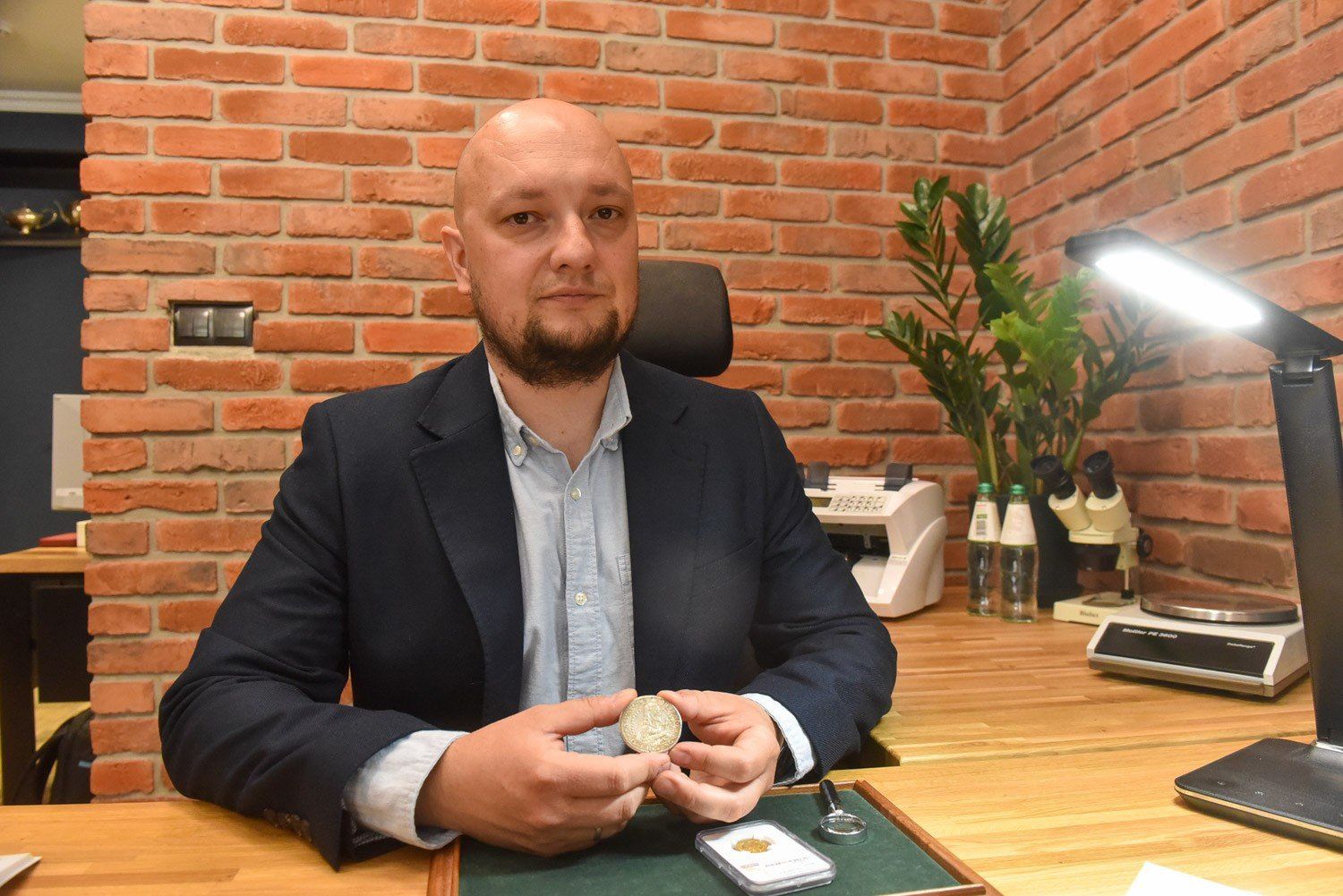 Złoty dukat oblężniczy z 1577 roku z Gdańska trafił do oferty Domu Aukcyjnego Numimarket.pl, prowadzonego przez Artura Brzezińskiego