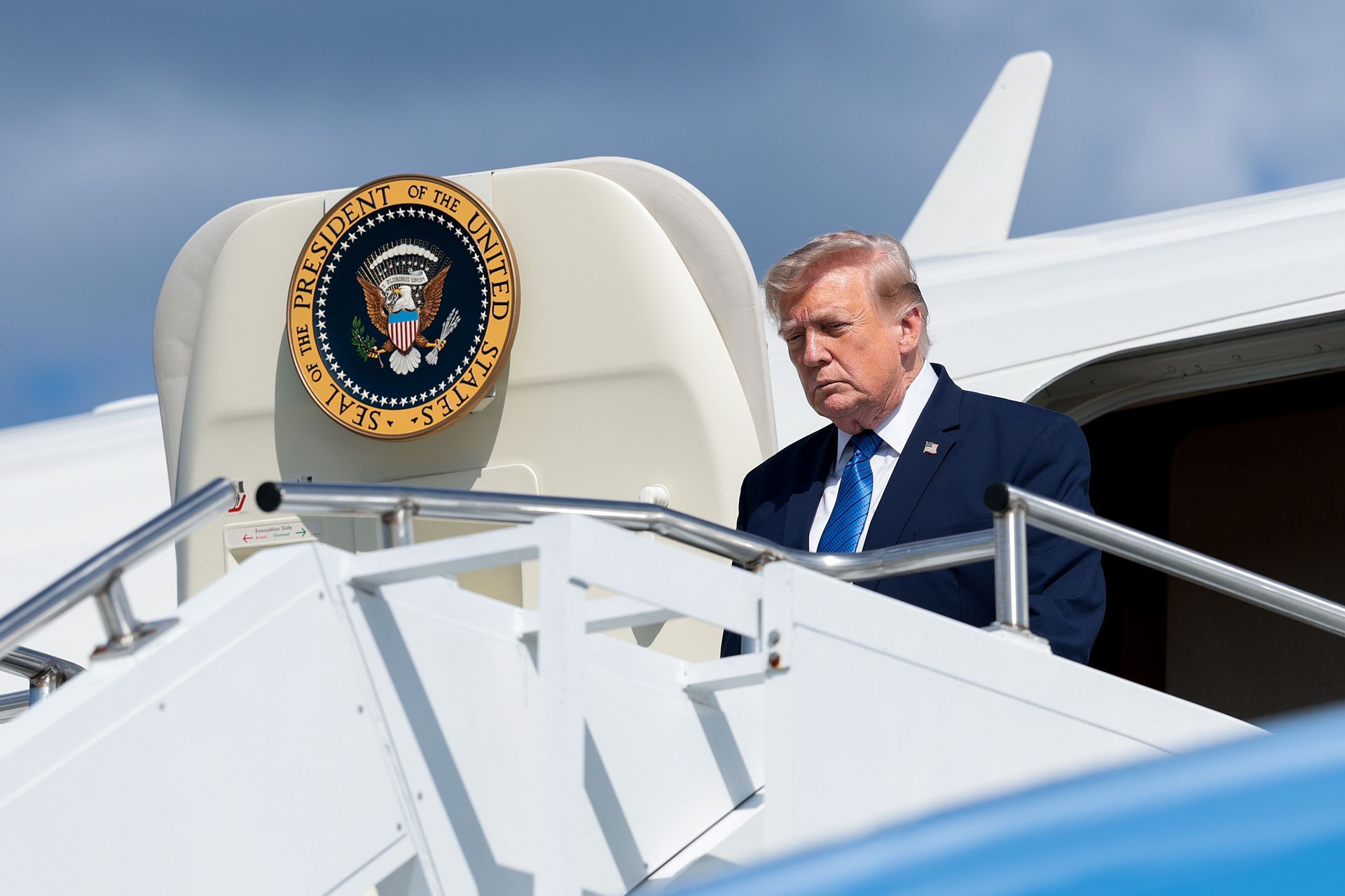 Trump rozważa atak na infrastrukturę Iranu – przygotowania w toku