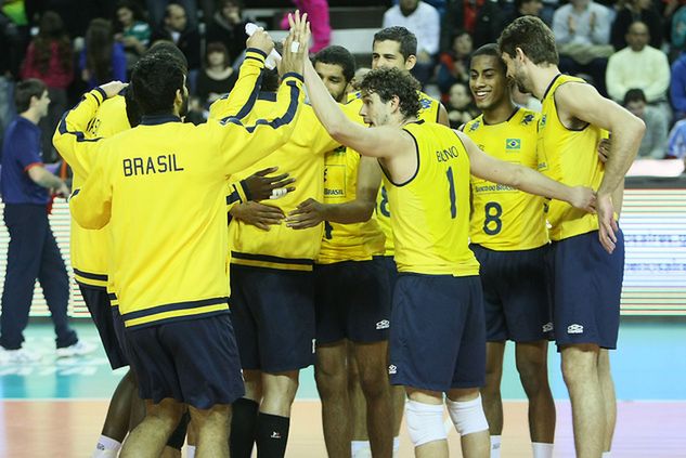 Brazylijczycy awansowali do półfinału Final Six, w którym zmierzą się z Bułgarią; fot: FIVB