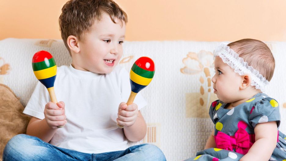 Pierworodni są mądrzejsi od młodszego rodzeństwa - badania naukowe