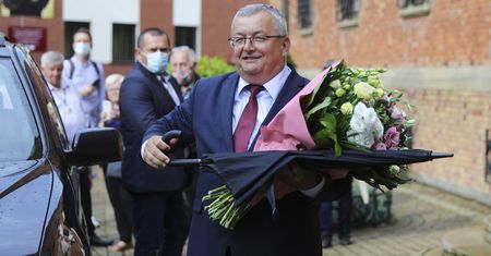 Kosztowało 1411 zł. "Aż się wierzyć nie chce", co zakupił minister Adamczyk