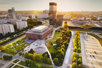 Niedoceniane miasto w Polsce. Przeszło metamorfozę i zaskakuje atrakcjami