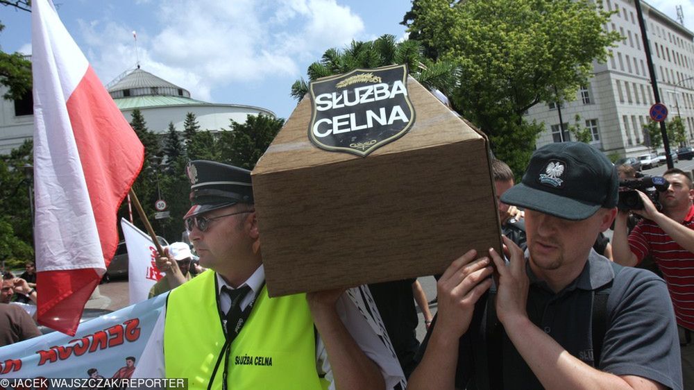 Protest celników może oznaczać powtórkę z 2016 r. Demonstracje zalały kraj, a kolejki do granicy nie miały końca.