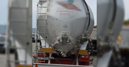 Kierowca firmy transportowej dorabiał na boku, spuszczając cukier z cysterny. Ukradł ponad 700 kg cukru