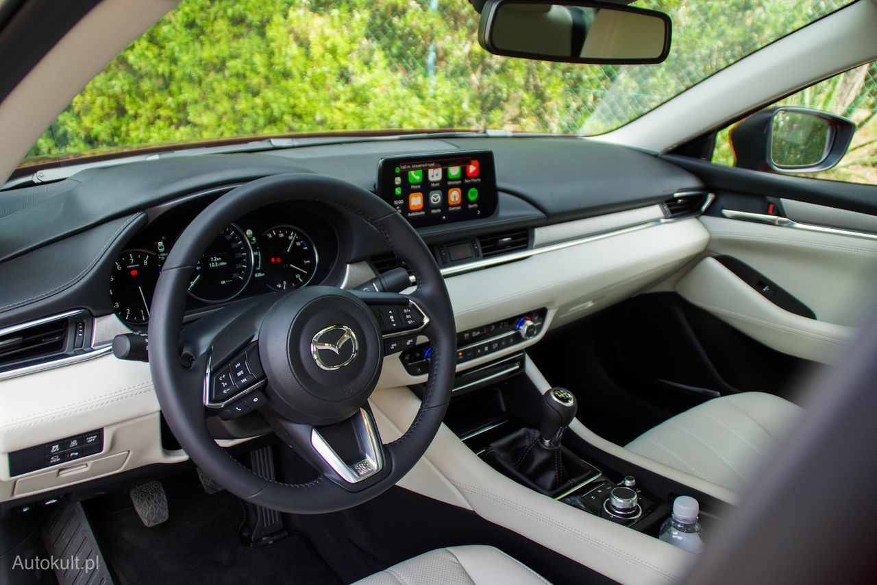 Nowy projekt deski rozdzielczej Mazdy 6 nawiązuje do konceptu Mazda Vision Coupe.