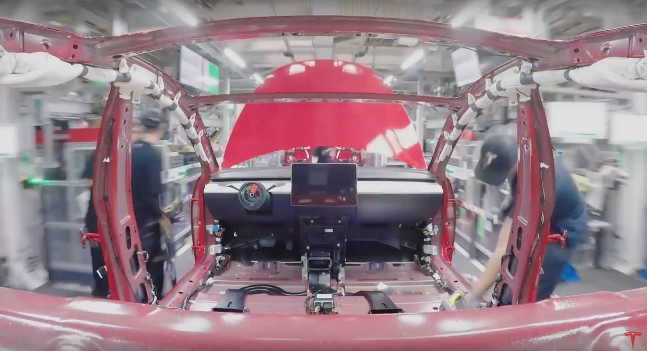 Obejrzyj, jak składana jest Tesla Model 3. Zajmie to tylko 48 sekund