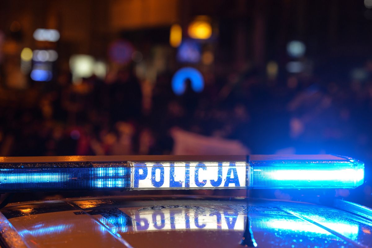 Warszawa. Policja zatrzymała mężczyzn podejrzanych o rozbój z użyciem noża