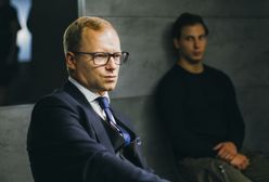 "Na bank się uda": Maciej Stuhr jako prokurator broni prawa i sprawiedliwości