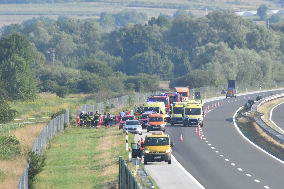 Wypadek autokaru w Chorwacji. Kłopoty z identyfikacją ciał ofiar