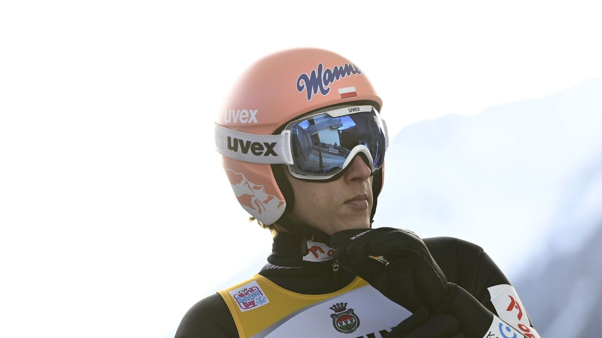 Dawid Kubacki of Poland reacts during a trial round for the first stage of the 71st Four Hills Ski Jumping Tournament in Oberstdorf, Germany, 28 December 2022. EPA/ANNA SZILAGYI Dostawca: PAP/EPA.