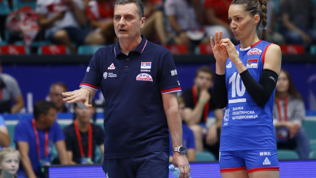 WP SportoweFakty / Justyna Serafin / Trener reprezentacji Serbii Zoran Terzić i rozgrywająca Maja Ognjenović