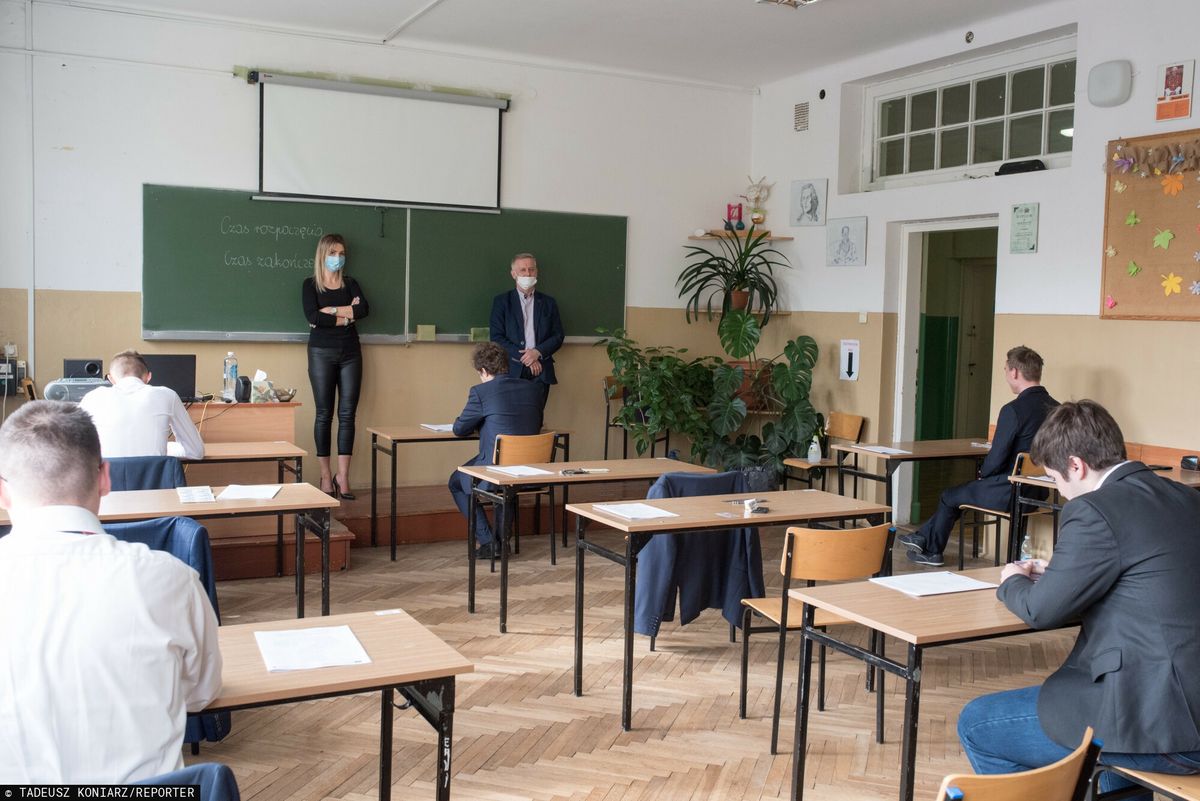 Polscy nauczyciele o swojej pracy: "brak szacunku społecznego, słabe zarobki, brak perspektyw i dialogu z rządem"