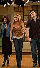 Courteney Cox, Jennifer Aniston i Matt LeBlanc na planie ostatniego odcinka.
