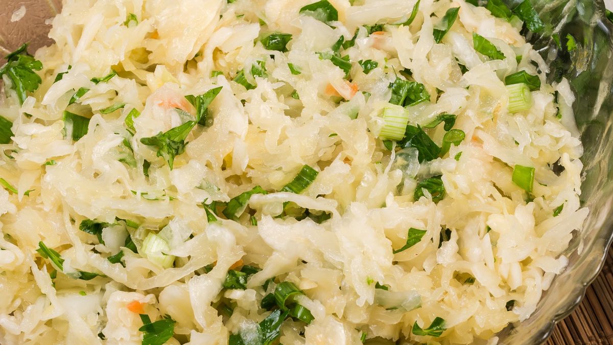 Weselna surówka z białej kapusty