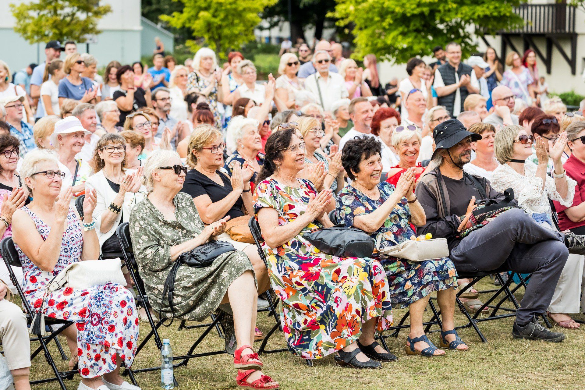 Pierwszy koncert w ramach Rzeki Muzyki 2025 odbył się w niedzielę, 6 lipca. Tego dnia dla publiczności zaśpiewała Magdalena Lechowska - urodzona w Krakowie artystka, która dzieciństwo i młodość spędziła w Kolumbii, wystąpiła z grupą Poema Flamenco. Widzowie usłyszeli utwory Juliana Tuwima i Marka Grechuty w niecodziennych aranżacjach.