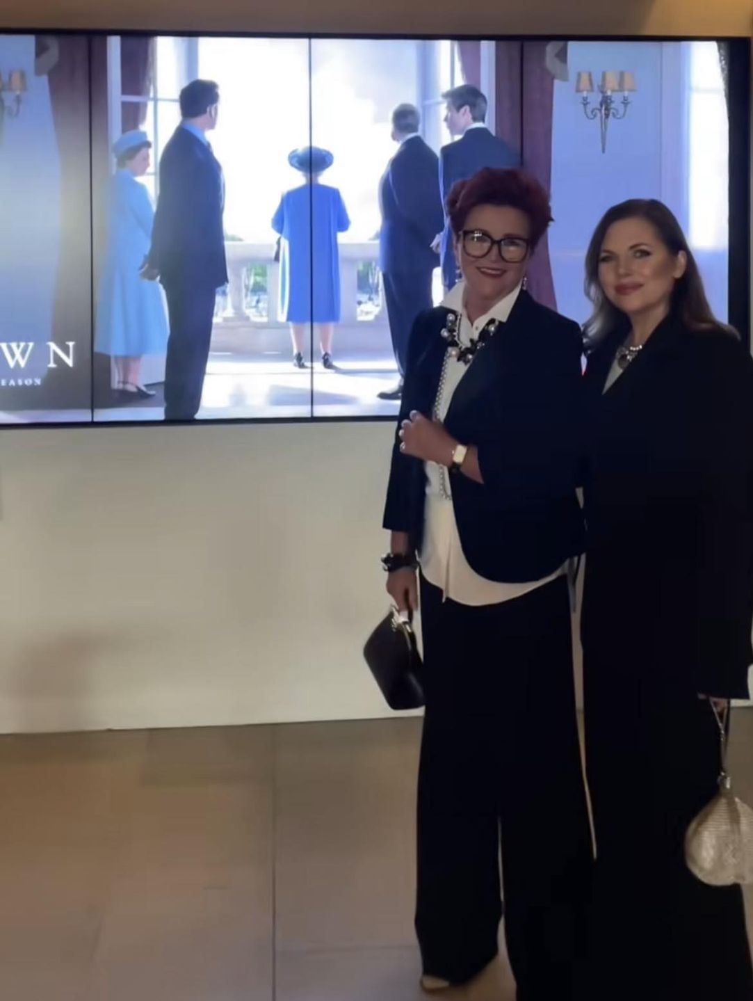 Aleksandra Kwaśniewska relacjonuje premierę finału "The Crown"