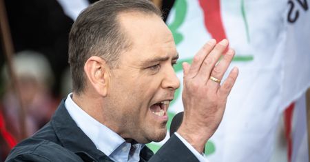 Wiemy, czemu Nawrocki na chwilę "zniknął". PiS ujawnia. Chodzi o Mentzena