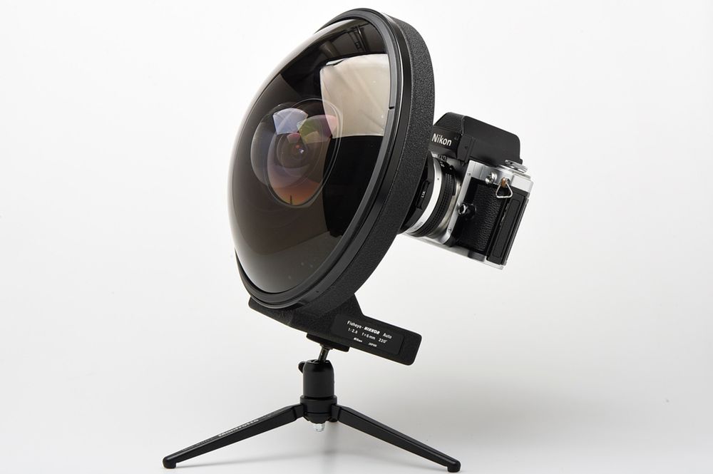 Nikkor 6mm f/2.8 - przykładowe zdjęcia i film z obiektywu, który widzi do tyłu