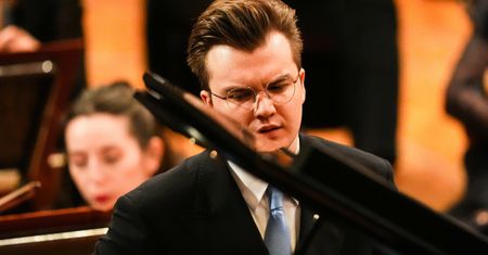 Między klawiszem a klawiaturą. Chopin w czasach internetu [OPINIA]