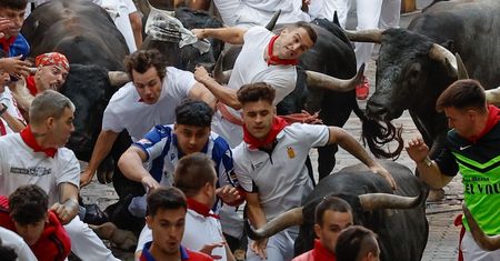Wydarzenie przyciąga tłumy. Każdego dnia kolejni ranni