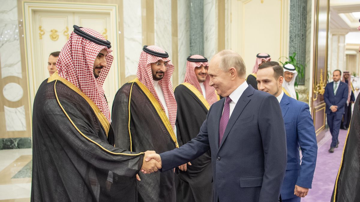 RIYADH, SAUDI ARABIA - DECEMBER 06: (----EDITORIAL USE ONLY - MANDATORY CREDIT - 'ROYAL COURT OF SAUDI ARABIA / HANDOUT' - NO MARKETING NO ADVERTISING CAMPAIGNS - DISTRIBUTED AS A SERVICE TO CLIENTS----) Saudi Arabian Crown Prince Mohammed bin Salman (R) welcomes Russian President Vladimir Putin (C) at Al Yamamah Palace in Riyadh, Saudi Arabia on December 06, 2023. (Photo by Royal Court of Saudi Arabia / Handout/Anadolu via Getty Images)