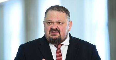 "Król memów" zdecyduje o władzy na Podlasiu. Stanisław Derehajło może powiedzieć PiS-owi: "Panie Areczku..."