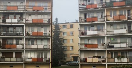 Mieszkasz w bloku? O tych zasadach musisz pamiętać. Niektóre dziwią