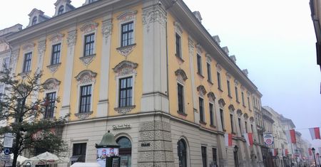 Pekao sprzedaje kamienicę na krakowskim Rynku. Cena wywoławcza: 55 mln zł