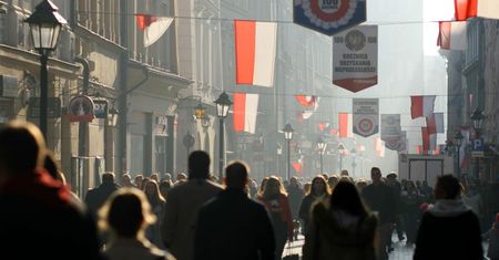 Polska stoi przez jeden dzień. Transport na parkingu, budownictwo w bezruchu