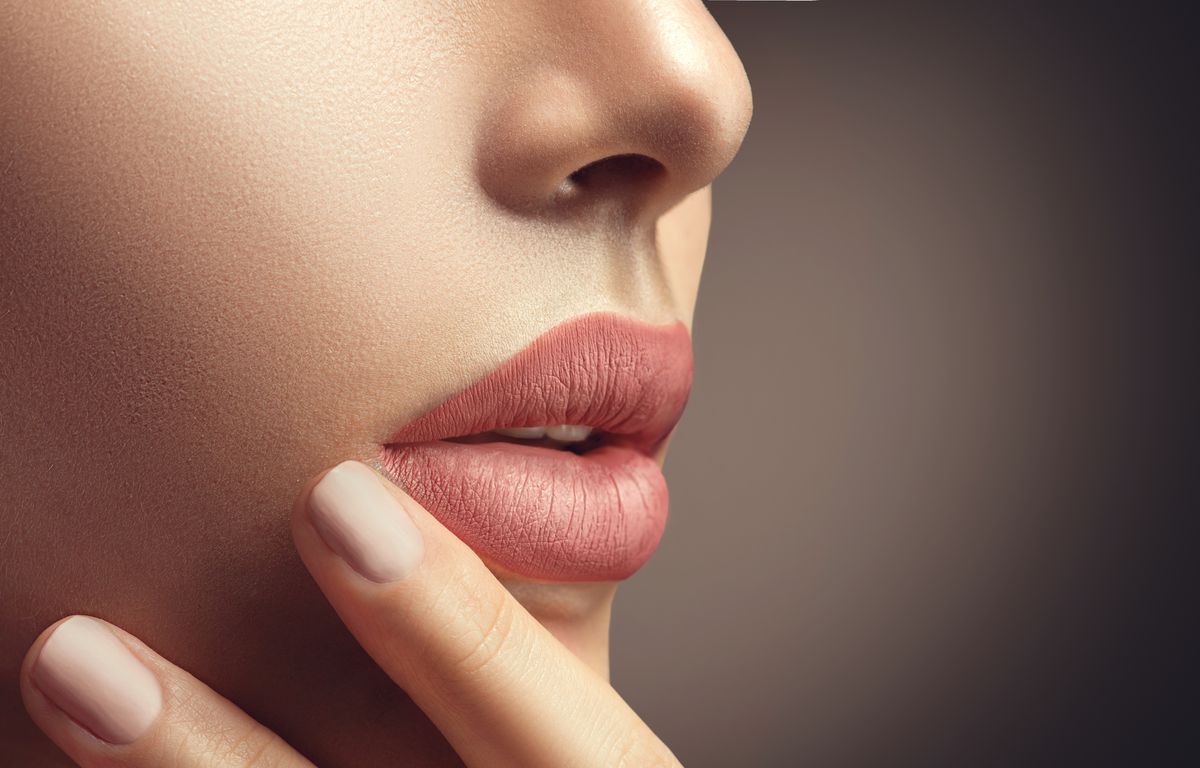 Nude Lips – dobierz szminkę pod kolor… własnych sutków