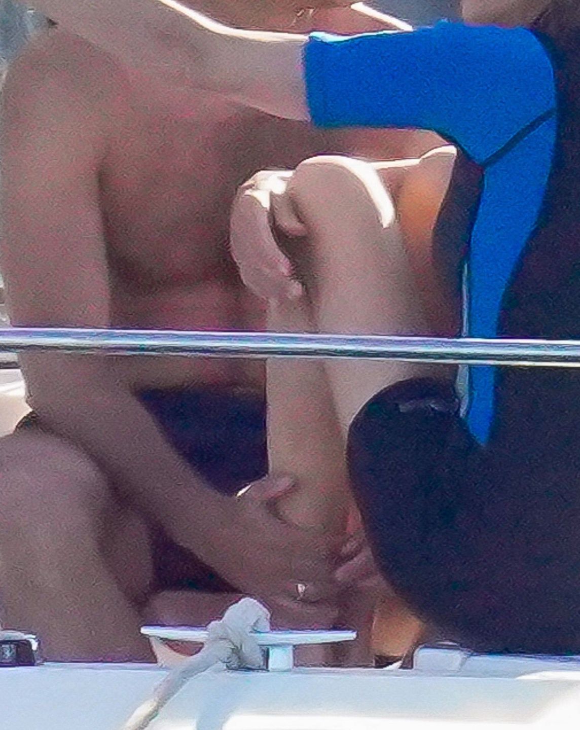 Macronowie bawią się na wakacjach