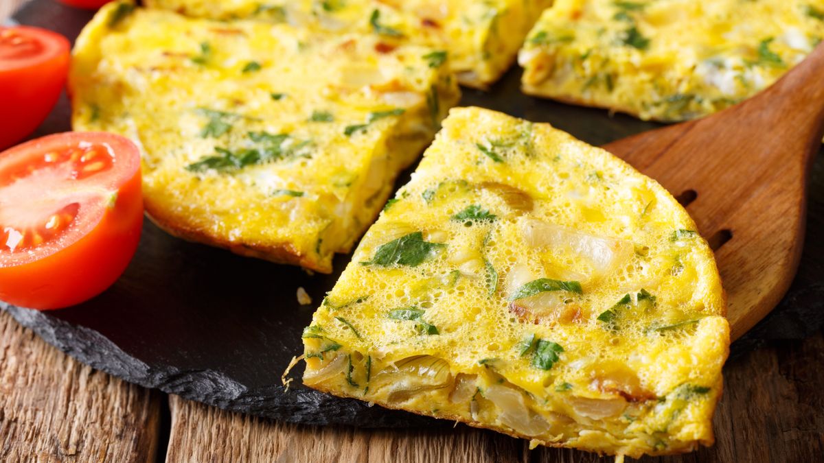 Eggato egipski sposób na jajka w formie grubego omletu