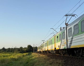 Postoliska: Śmiertelne potrącenie przez pociąg. Zginęła młoda osoba