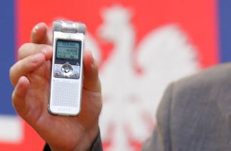 Politycy i biznes podsłuchiwani na potęgę. Kolejne taśmy będą obalać rządy i niszczyć firmy