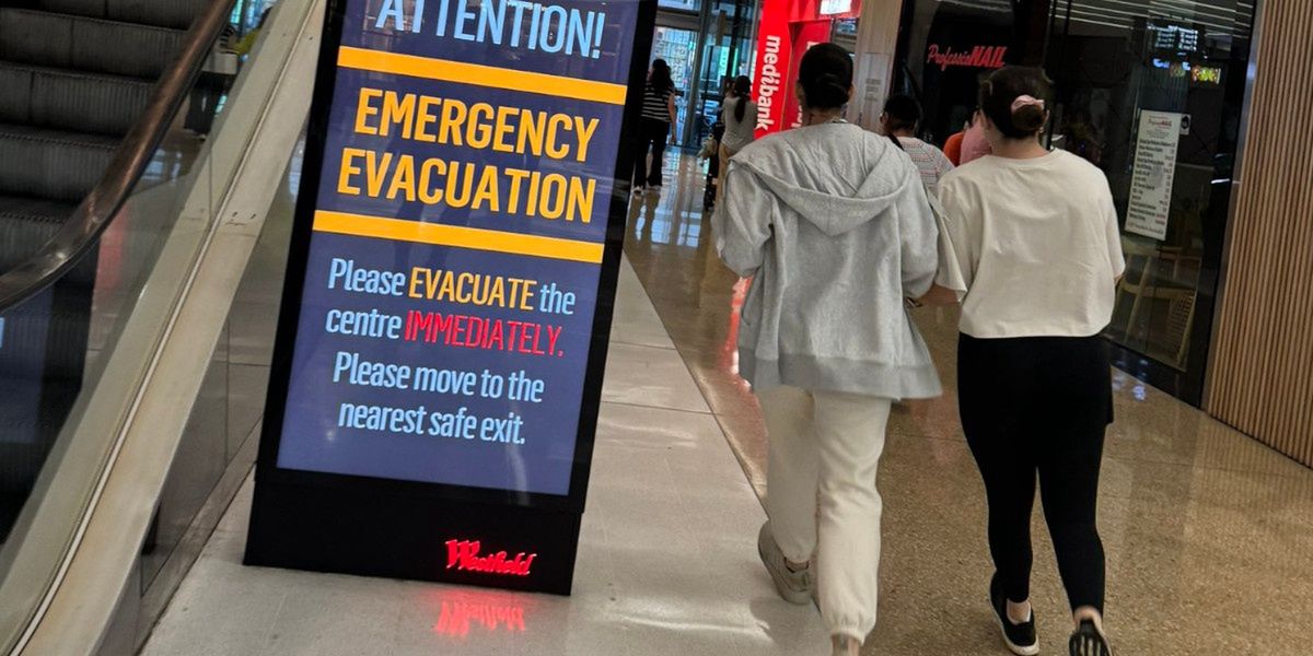 Evacuation of the shopping centre in the vicinity of Sydney