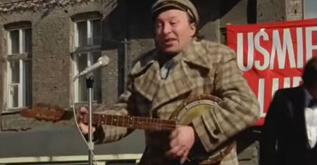 "Dzień dobry, cześć i czołem". Dokończysz kultowe piosenki z polskich filmów i seriali?