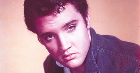 Elvis Presley - mija 40 lat od śmierci Króla Rock and Rolla. Jego życie wciąż kryje wiele tajemnic