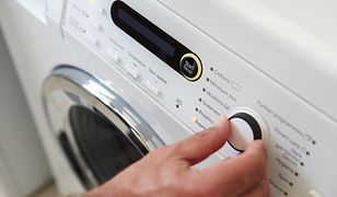 Jak dbać o pralkę, by służyła długie lata bez awarii? Unikaj tych błędów