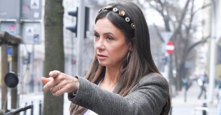 Kinga Rusin GRZMI: "Hola, pisowscy hejterzy! NAPADLIŚCIE na mnie i wypisywaliście bzdury!". Poszło o jej leczenie w Polsce...