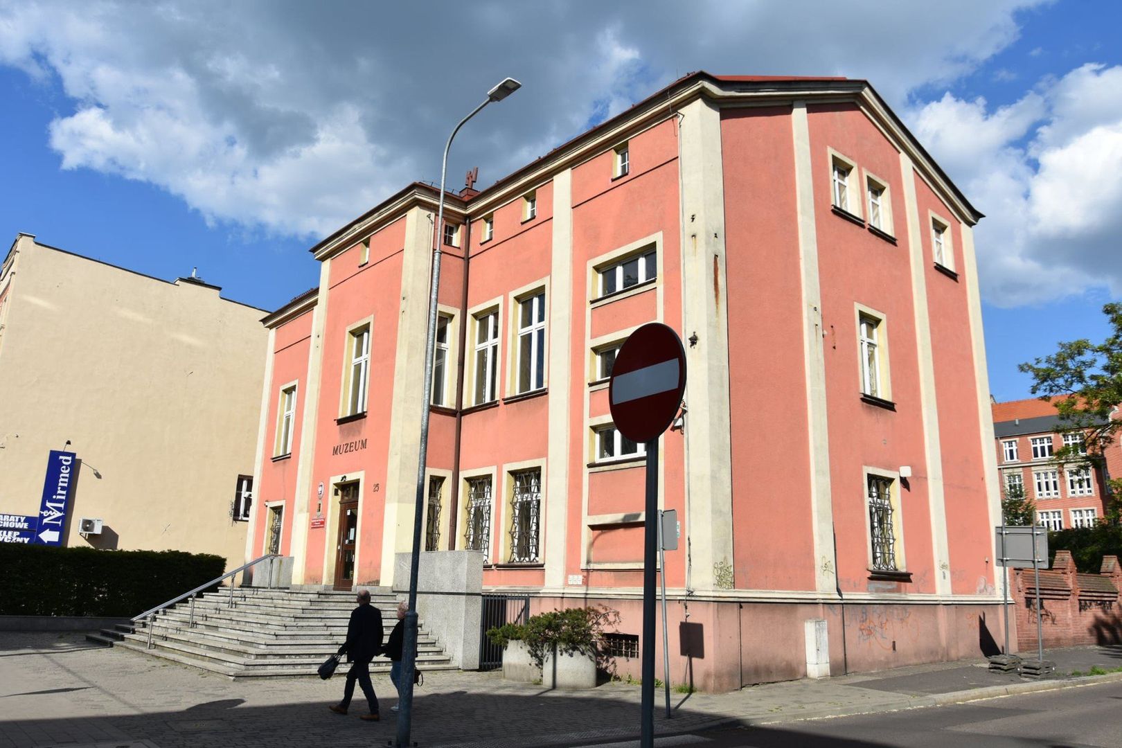 Budynek przy ul. Powstańców w Chorzowie, gdzie przez lata funkcjonowało miejskie muzeum. Później znajdował się tam oddział Muzeum Hutnictwa.