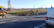 Zderzenie motocyklisty z ciężarówką. Zablokowana trasa Mrągowo–Giżycko
