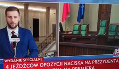 W TVP Info „4 jeźdźców opozycji” i Tusk na żywo. Komentator stacji krytykuje