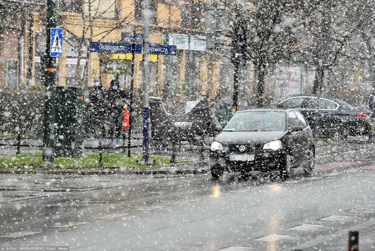 Pogoda na poniedziałek. Powrót zimy, możliwe nawet burze śnieżne 